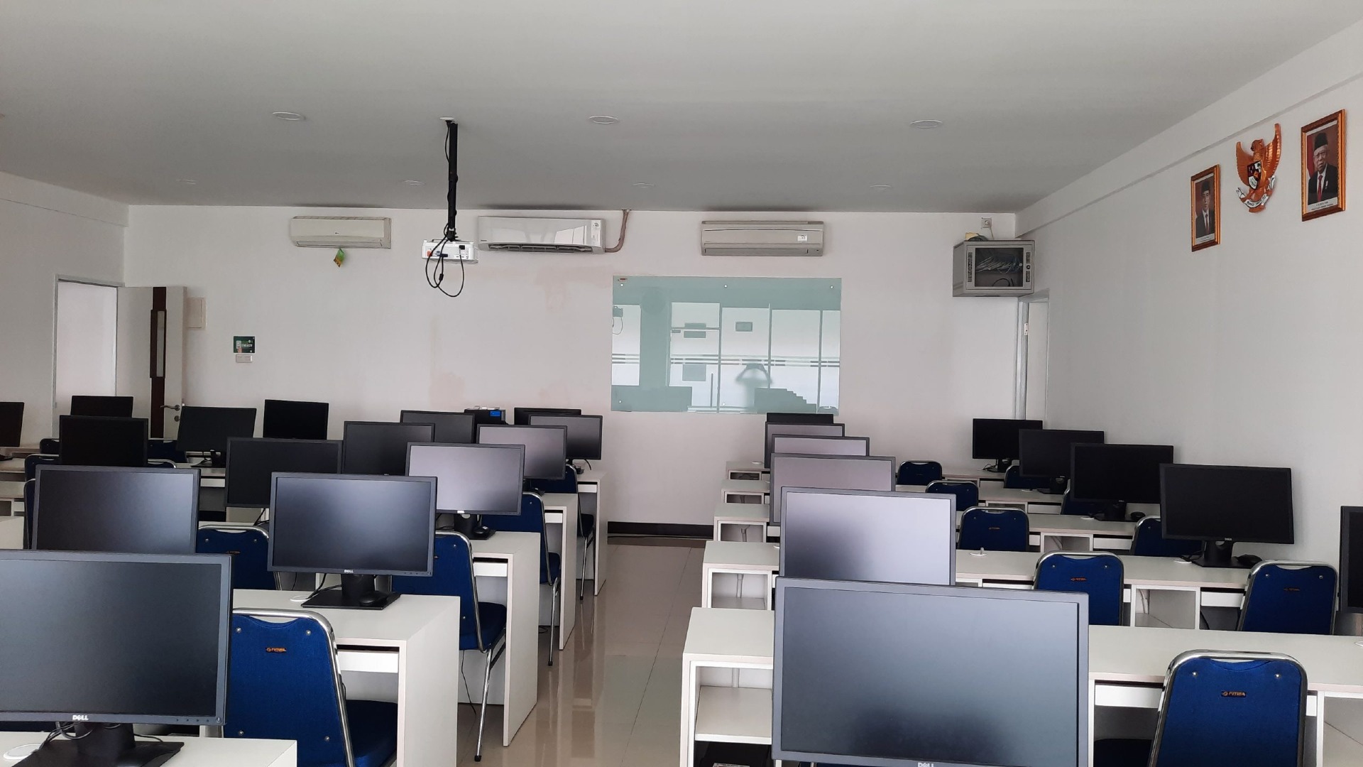 Gambar FabLab Trisakti